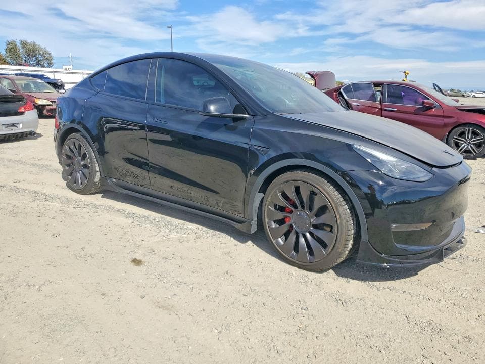 2023 TESLA MODEL Y 4