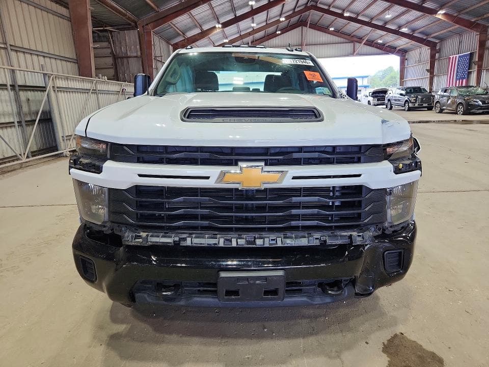 2025 CHEVROLET SILVERADO K2500 CUSTOM 5