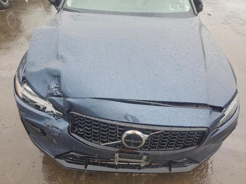 2024 VOLVO S60 PLUS 11