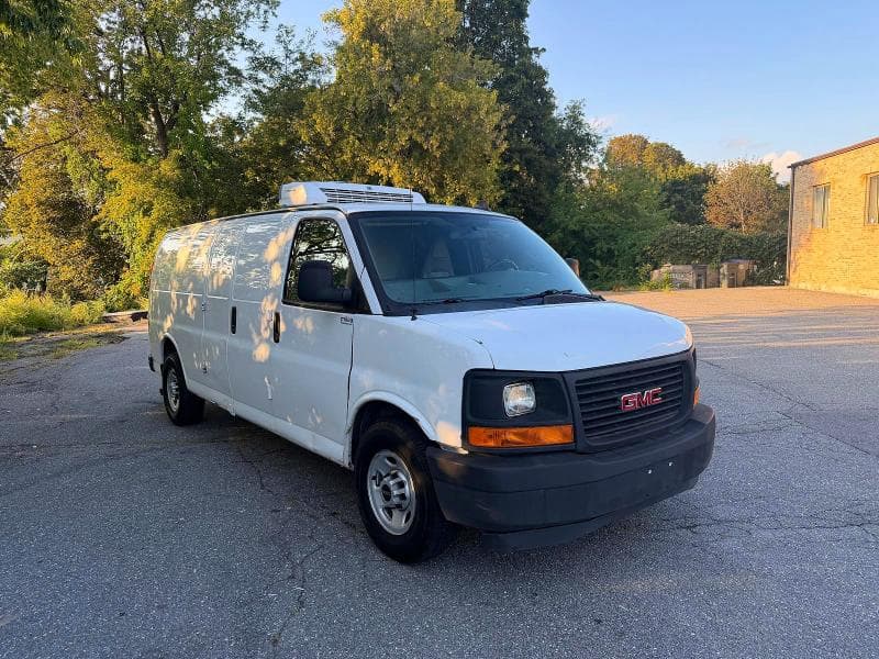 2017 GMC SAVANA G3500 - 1