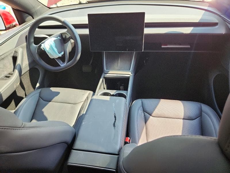 2026 TESLA MODEL Y 8
