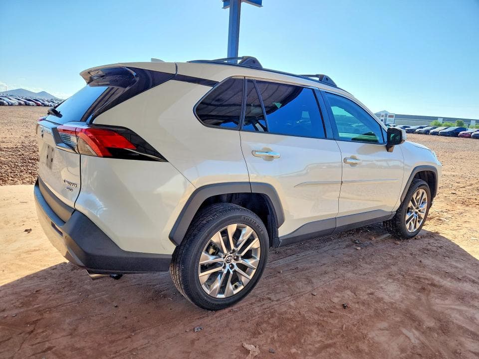 2021 TOYOTA RAV4 LIMITED 3