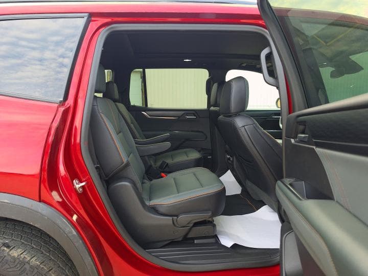 2025 GMC ACADIA AT4 6