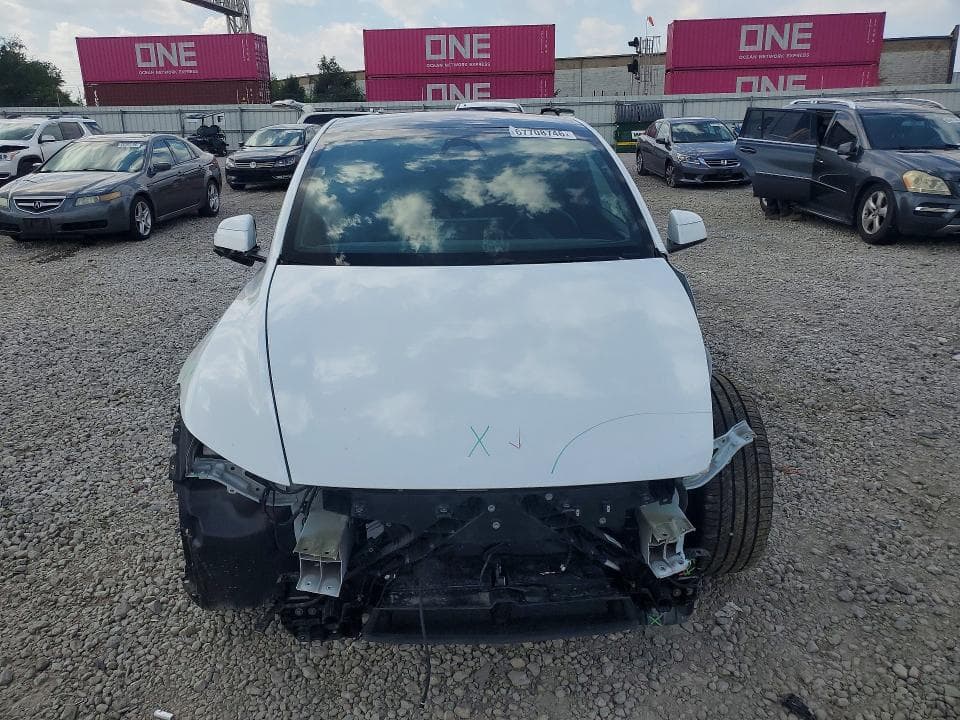 2026 TESLA MODEL Y 5