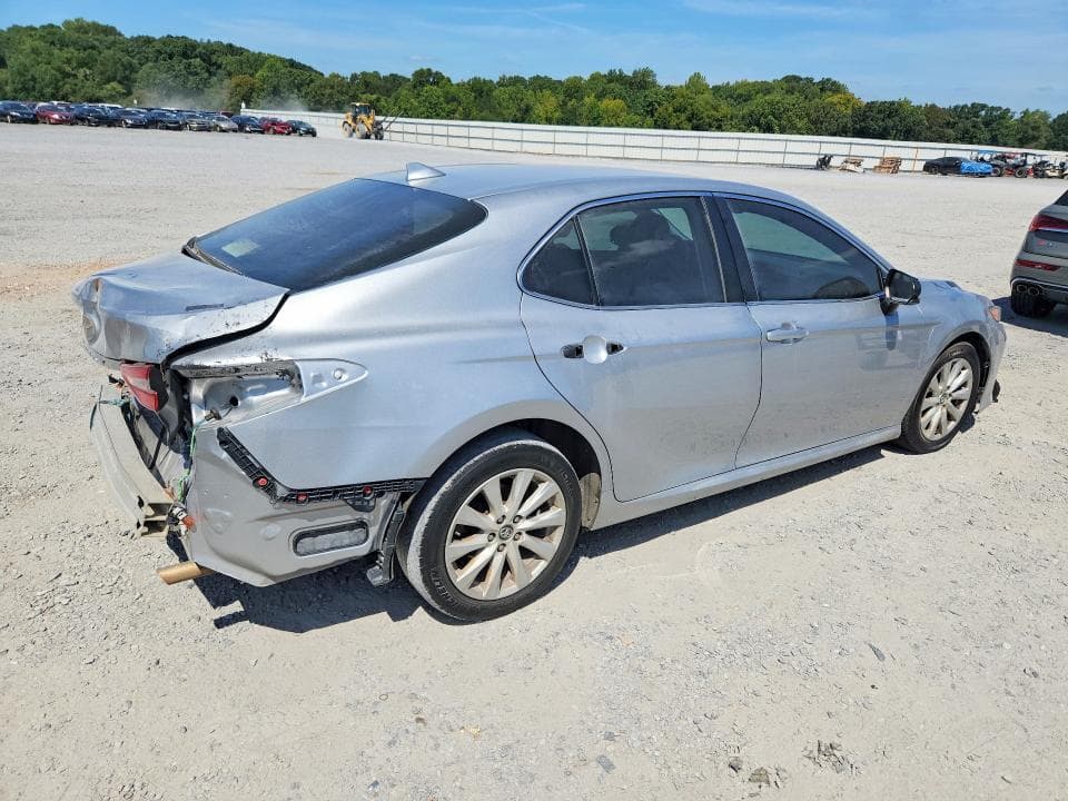 2020 TOYOTA CAMRY LE 3