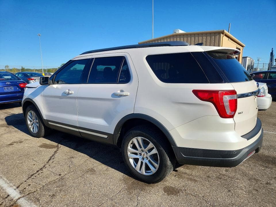 2019 FORD EXPLORER XLT 2