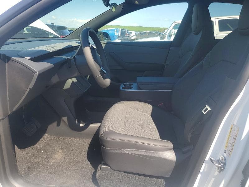 2026 TESLA MODEL Y 7