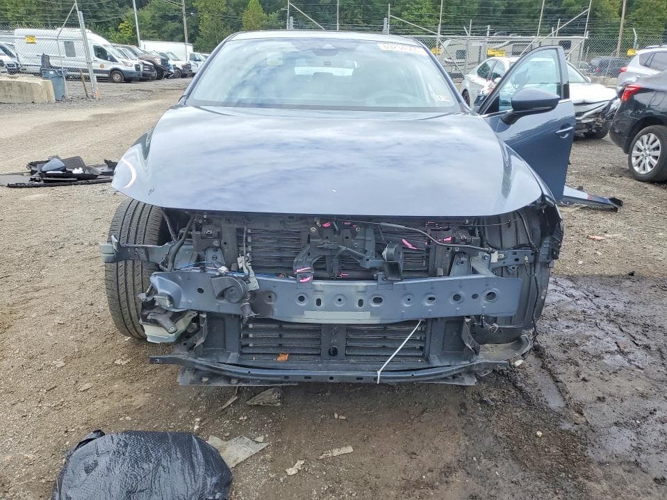 2023 MAZDA 3 PREMIUM 5