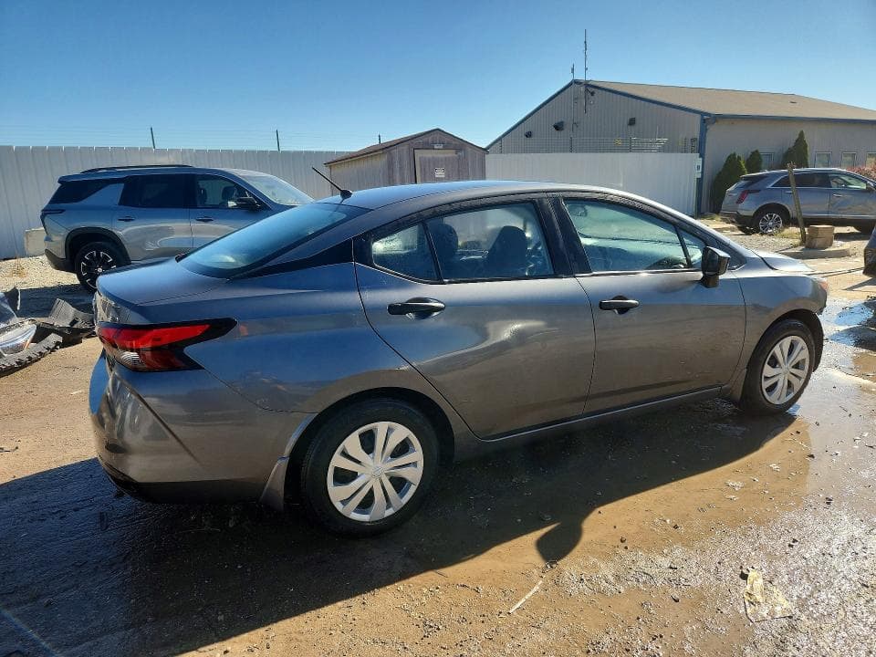 2022 NISSAN VERSA S 3