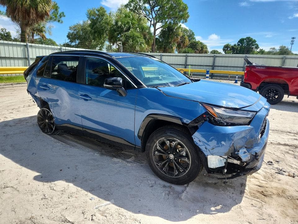2023 TOYOTA RAV4 XSE 4