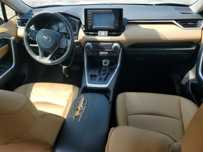 2020 TOYOTA RAV4 XLE PREMIUM 8