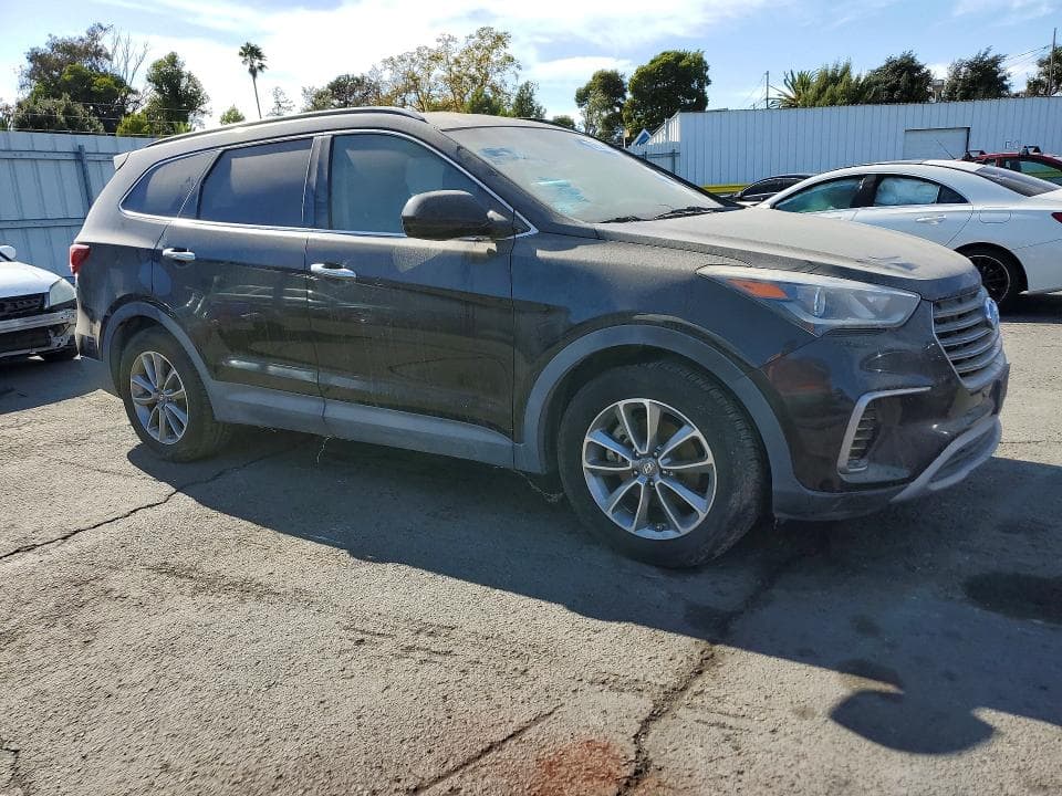 2017 HYUNDAI SANTA FE SE 4