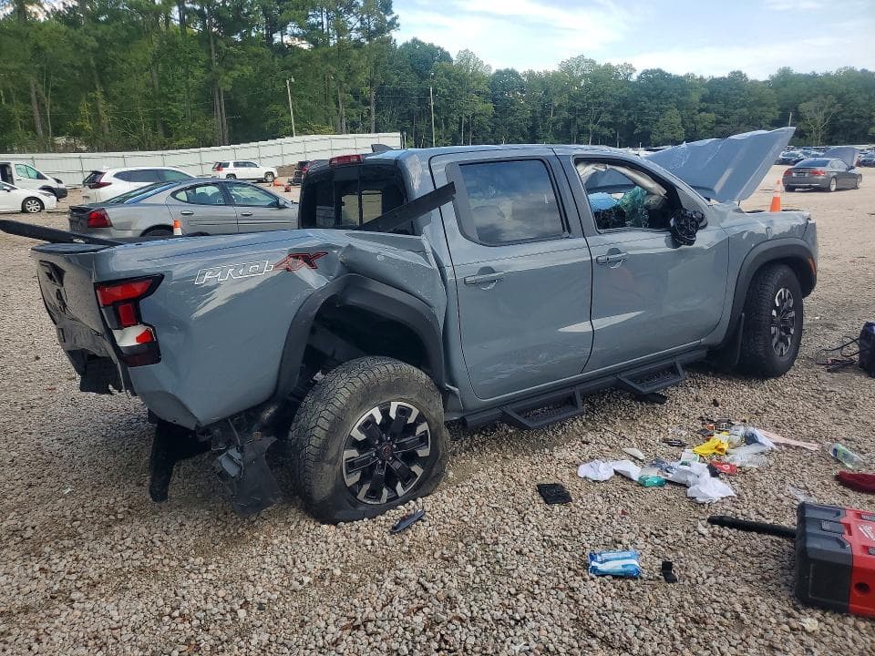 2024 NISSAN FRONTIER PRO-4X 3