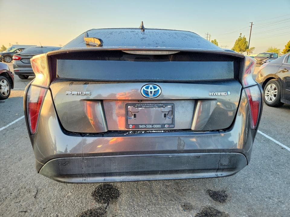2017 TOYOTA PRIUS TWO 6