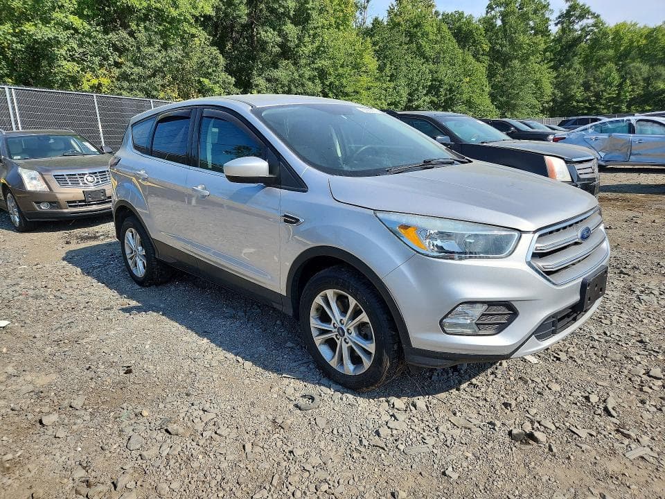 2017 FORD ESCAPE SE 4