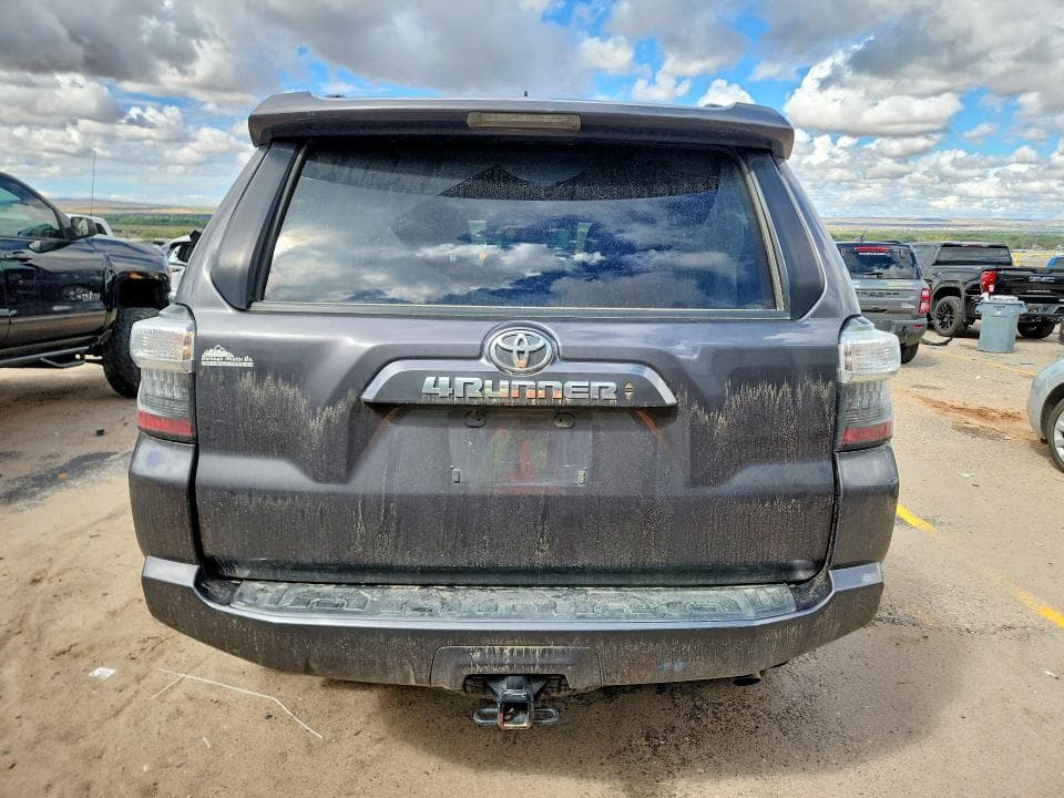 2023 TOYOTA 4RUNNER SR5 6