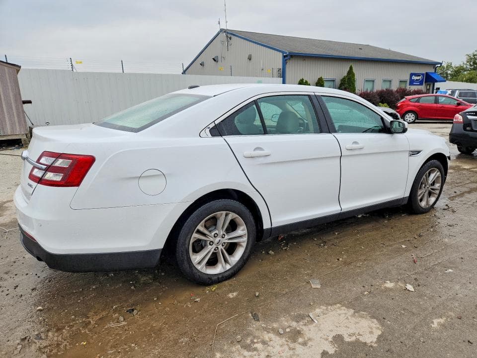 2019 FORD TAURUS SEL 3
