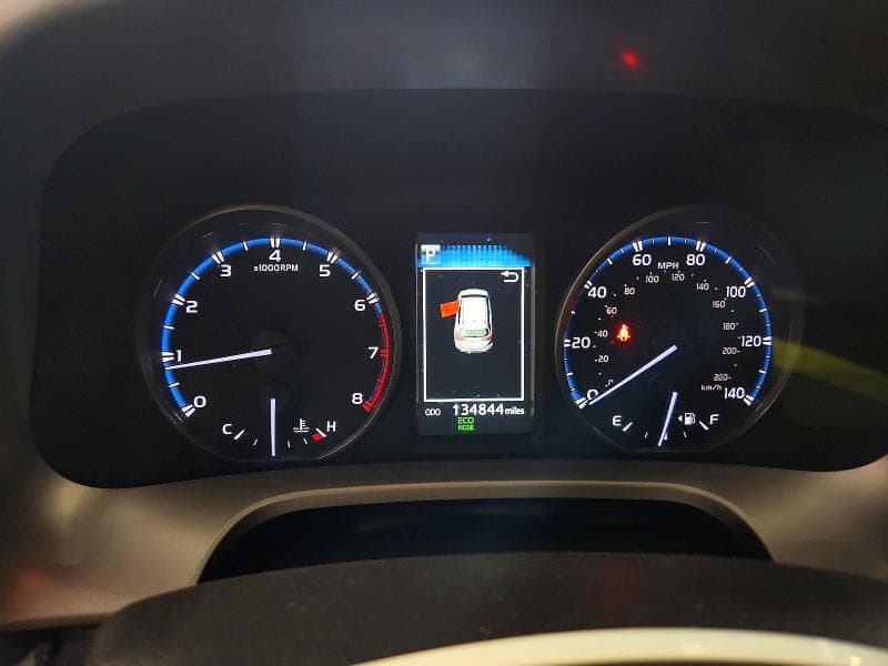2017 TOYOTA RAV4 XLE 9