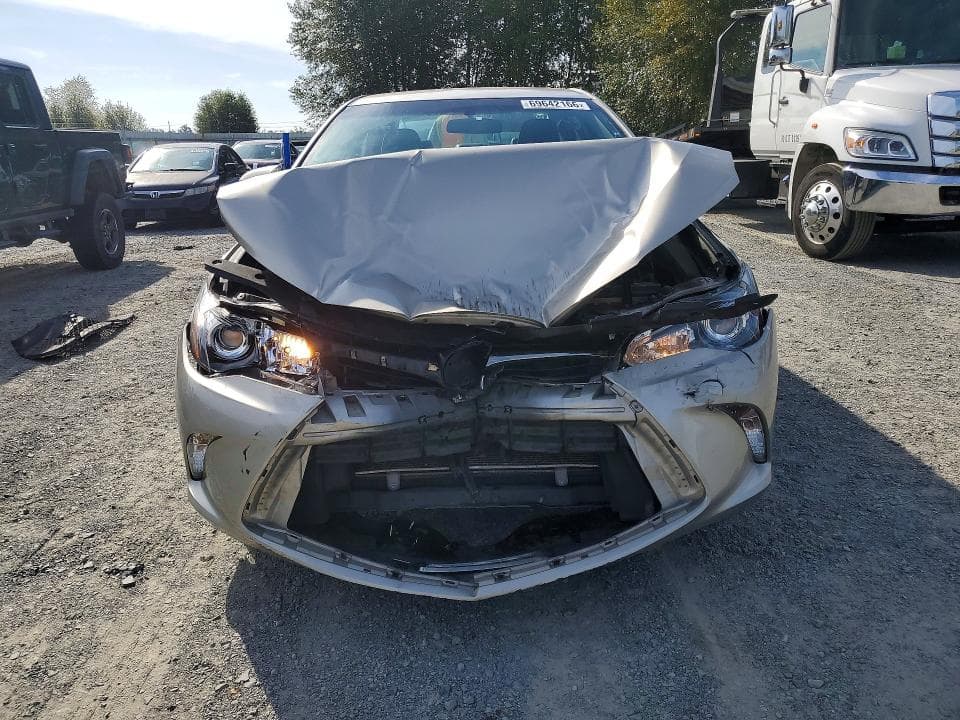 2017 TOYOTA CAMRY SE 5