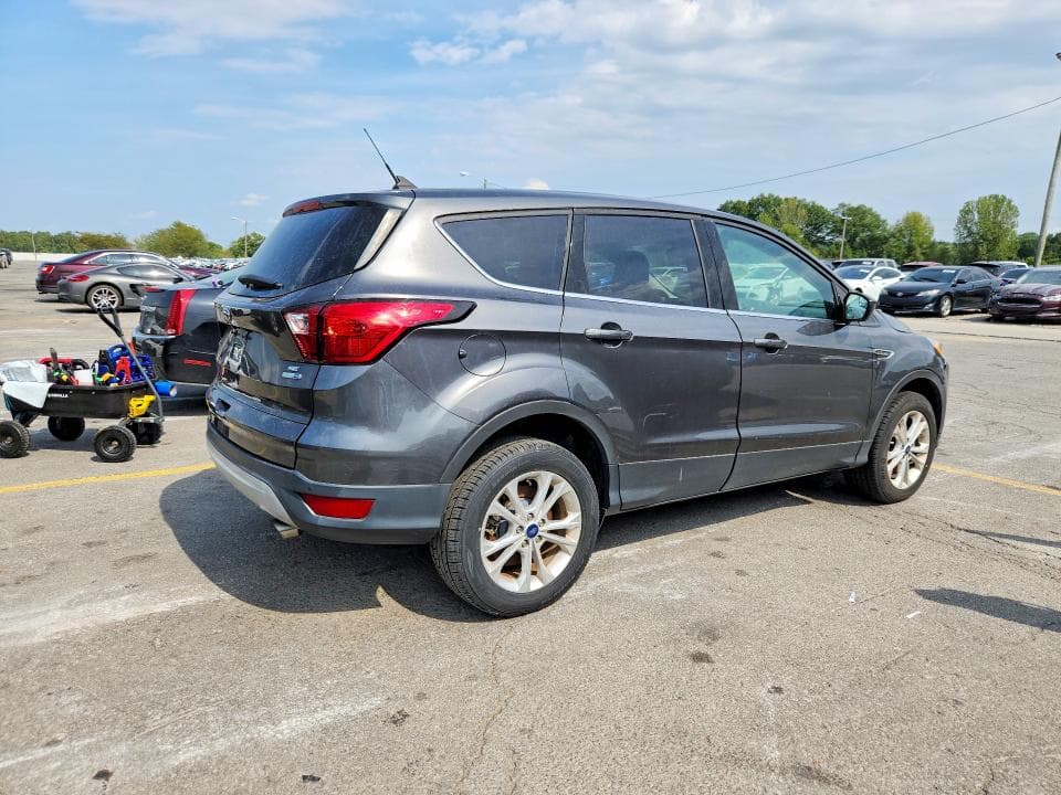 2019 FORD ESCAPE SE 3