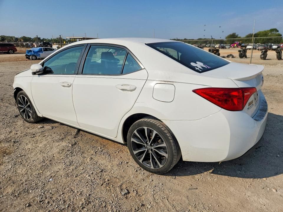 2017 TOYOTA COROLLA SE 2