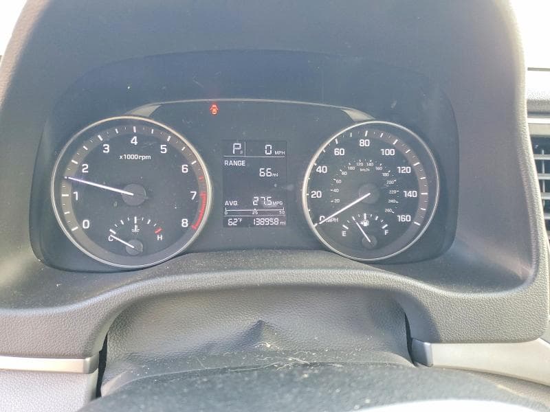 2017 HYUNDAI ELANTRA SE 9