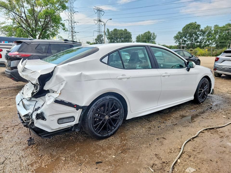 2026 TOYOTA CAMRY SE 3