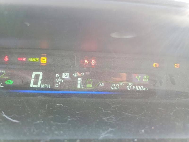 2017 TOYOTA PRIUS V TWO 9