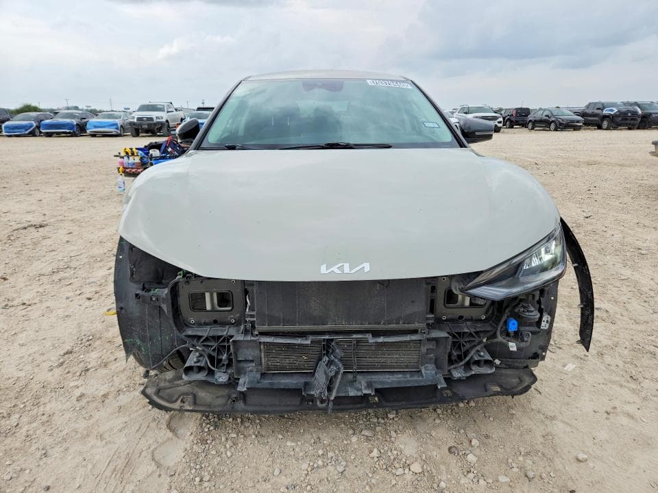 2024 KIA EV6 WIND 5