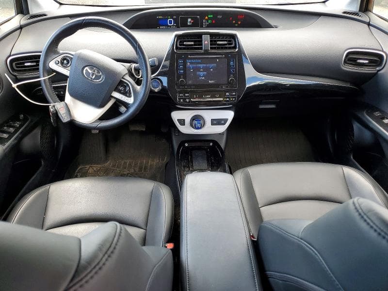 2017 TOYOTA PRIUS FOUR 8