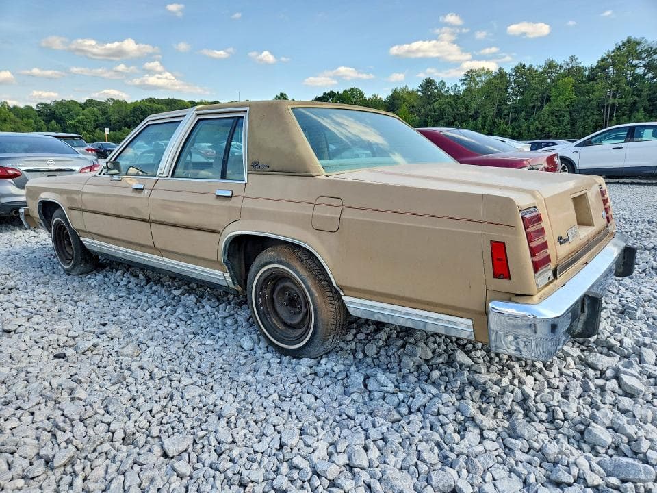 1985 FORD LTD CROWN VICTORIA 2