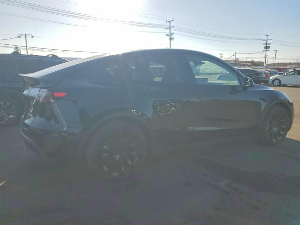 2023 TESLA MODEL Y 3