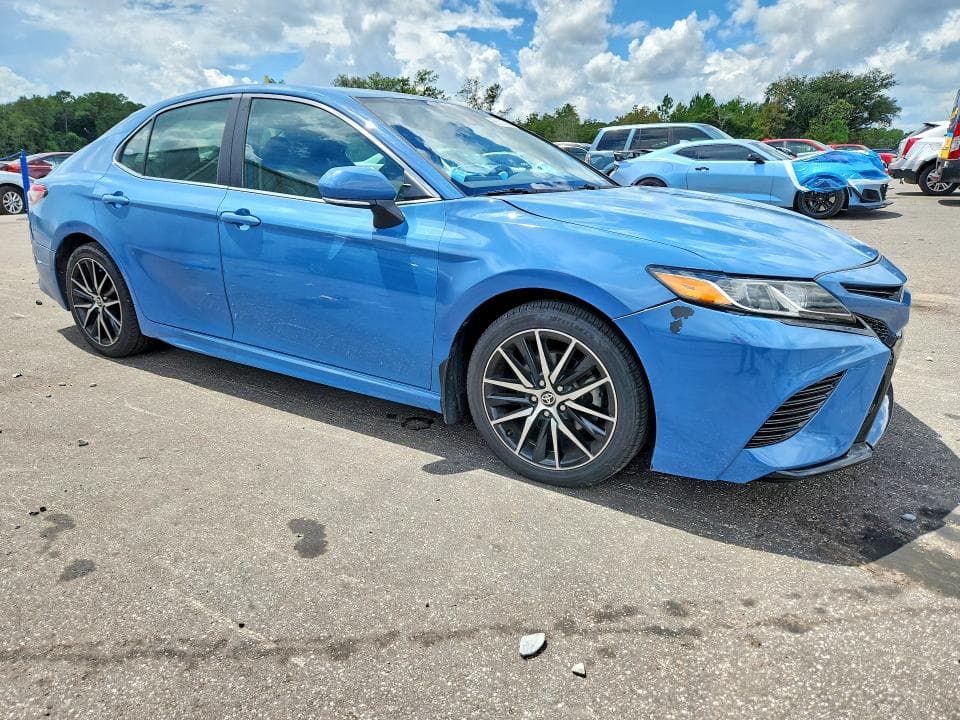 2023 TOYOTA CAMRY SE 4