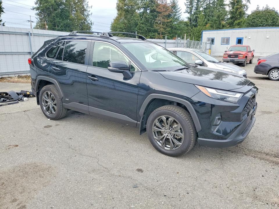 2022 TOYOTA RAV4 XLE PREMIUM 4
