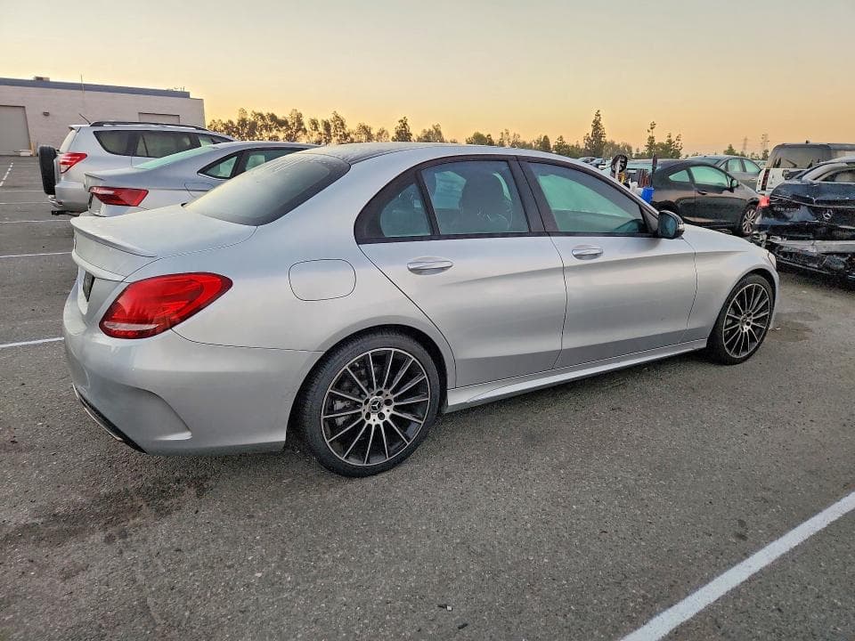 2018 MERCEDES-BENZ C 300 3