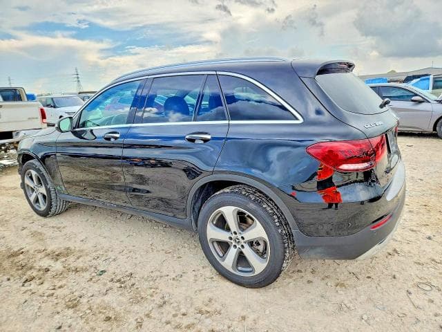 2022 MERCEDES-BENZ GLC 300 2