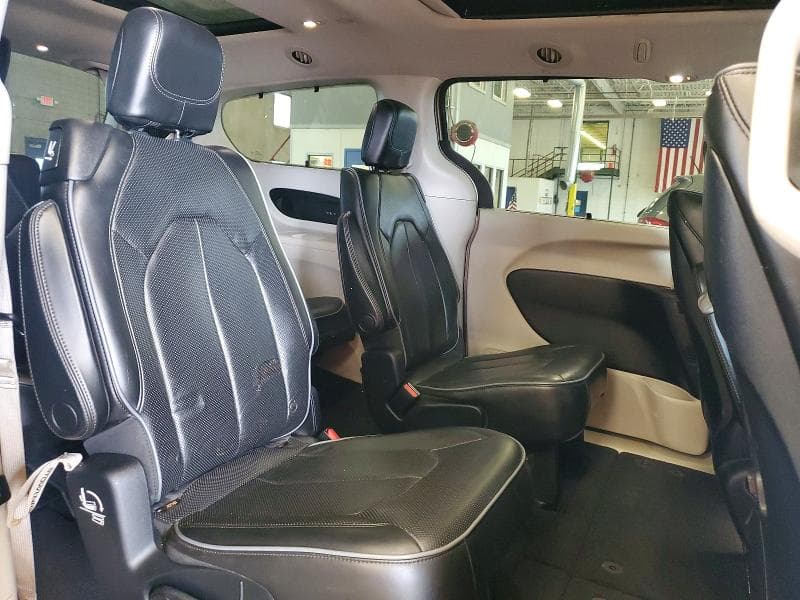 2017 CHRYSLER PACIFICA LIMITED 11