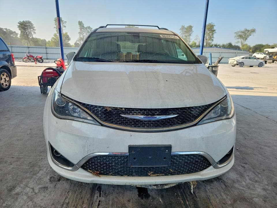 2019 CHRYSLER PACIFICA TOURING L 5