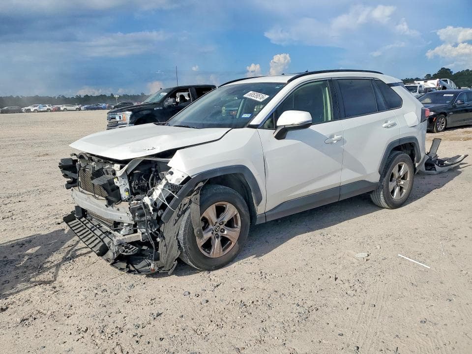 2020 TOYOTA RAV4 XLE - 1