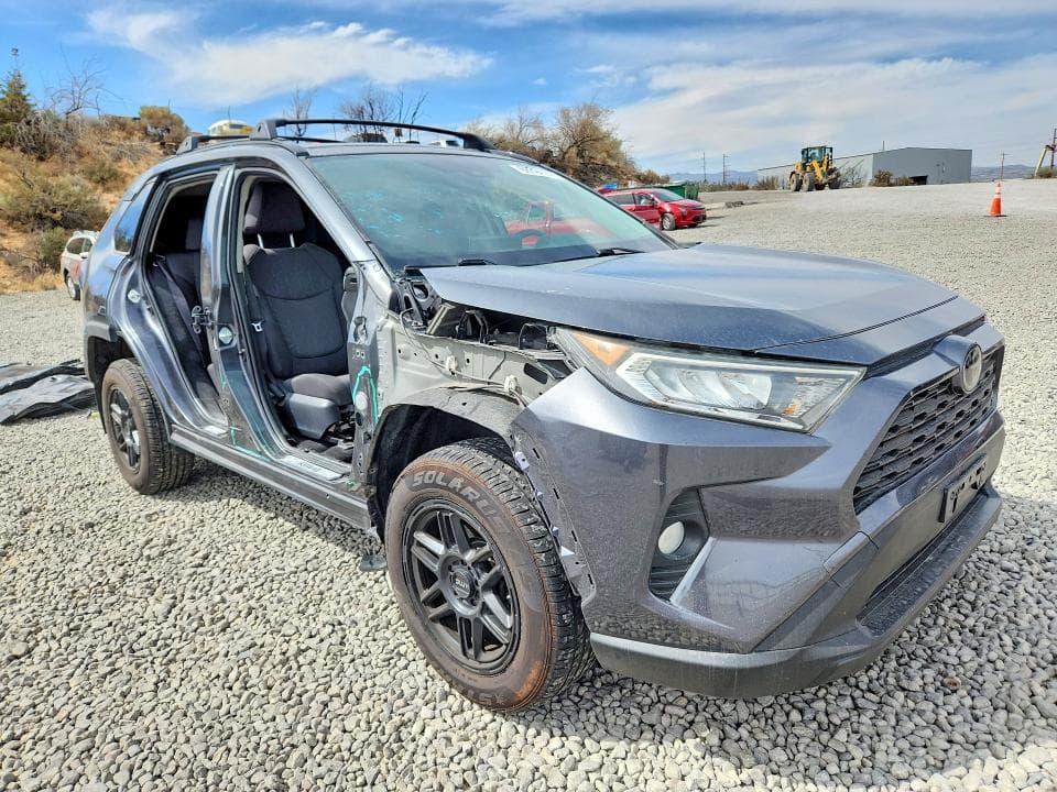 2019 TOYOTA RAV4 XLE 4