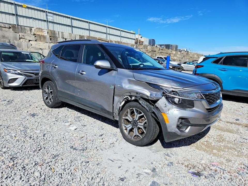 2021 KIA SELTOS EX 4