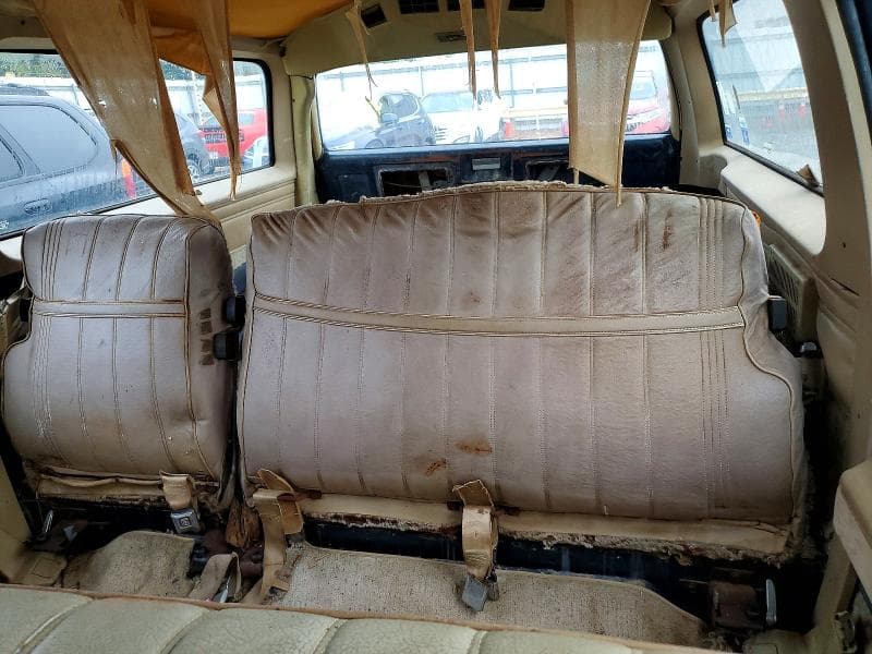 1982 GMC SUBURBAN K1500 10