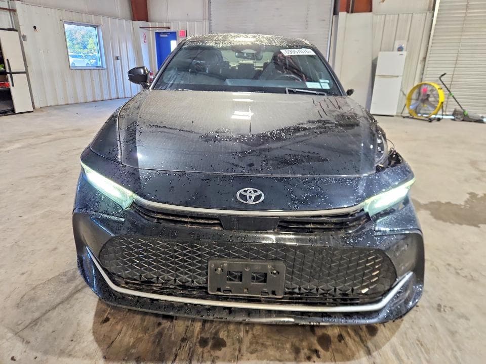 2023 TOYOTA CROWN LIMITED 5