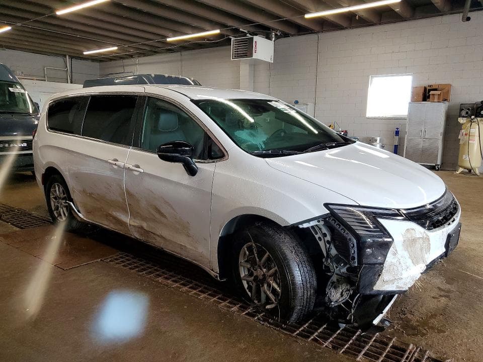 2027 CHRYSLER PACIFICA SELECT 4