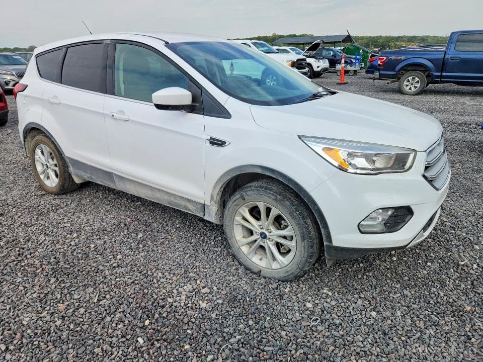 2019 FORD ESCAPE SE 4