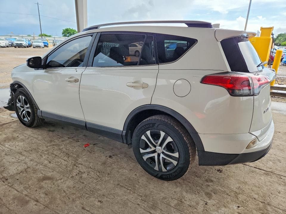 2017 TOYOTA RAV4 LE 2