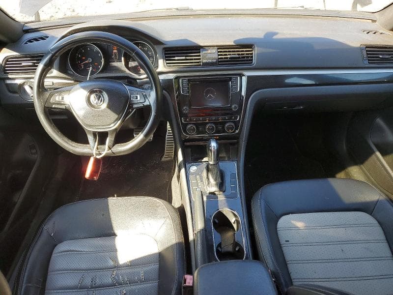2018 VOLKSWAGEN PASSAT GT 8