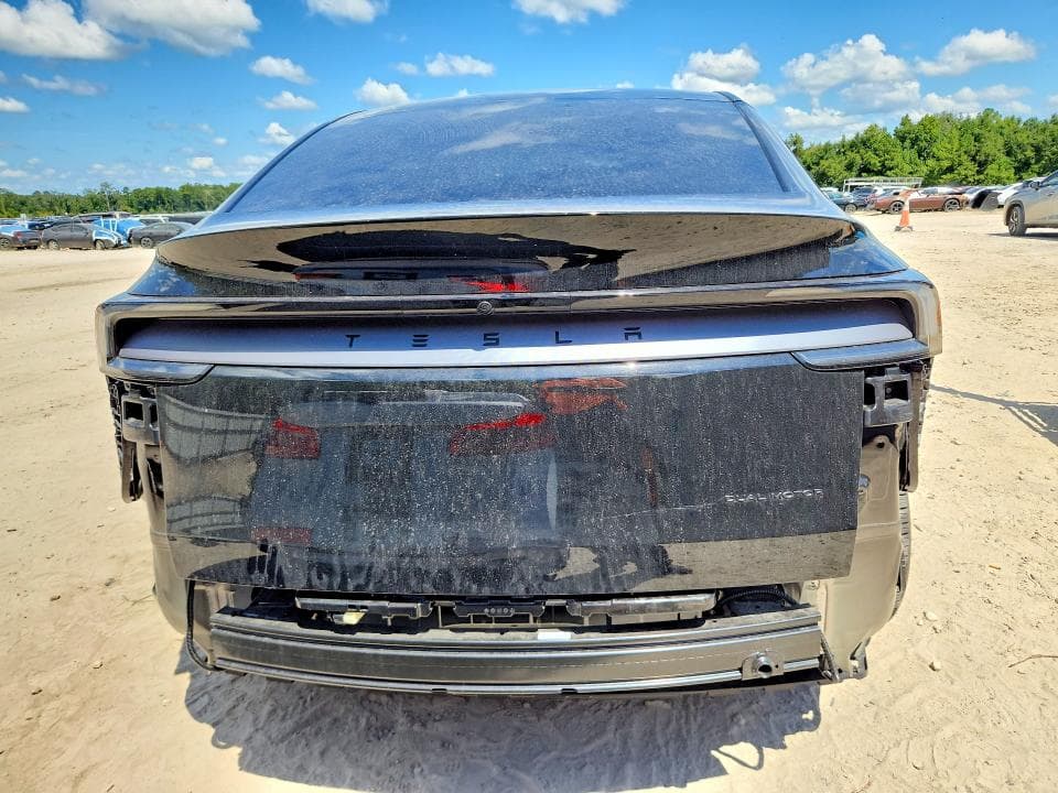 2026 TESLA MODEL Y 6