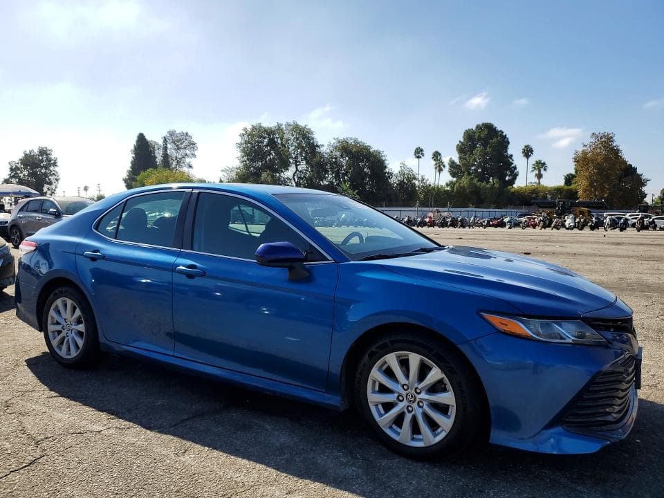 2020 TOYOTA CAMRY LE 4
