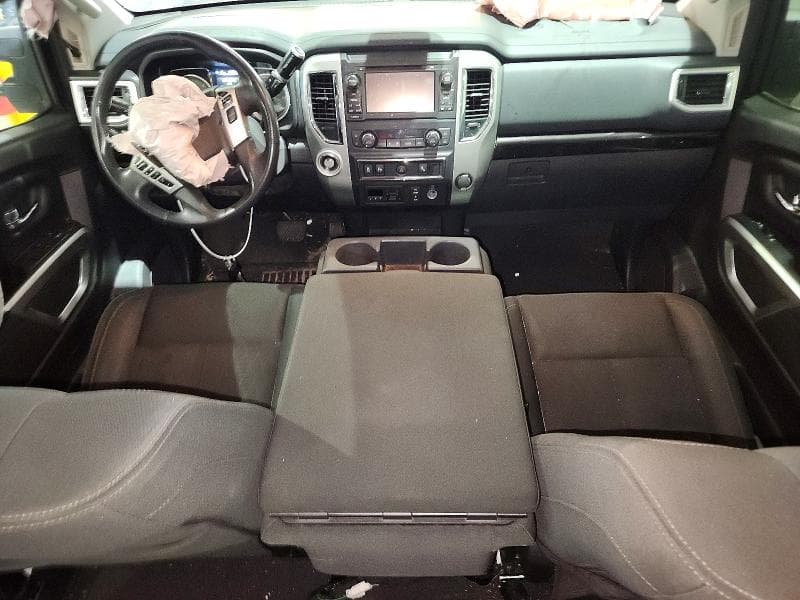 2017 NISSAN TITAN XD SV 8